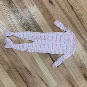 Magnetic me 12-18 months footie girls